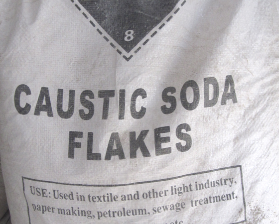 CAUSTIC-SODA-FLAKES