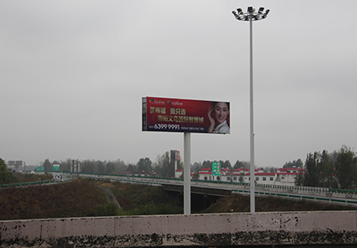 沪陕高速南阳西站立交桥与南阳邓州公路交叉口广告牌位置.jpg